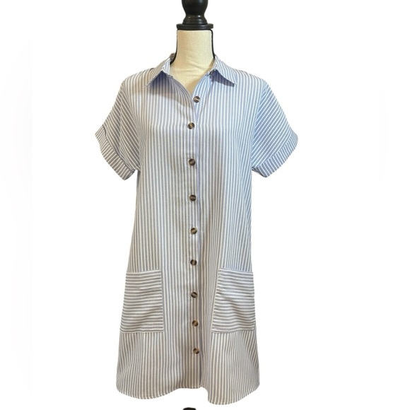 Dresses & Skirts - Striped shirt dress button front contrasting pockets collared blue white medium